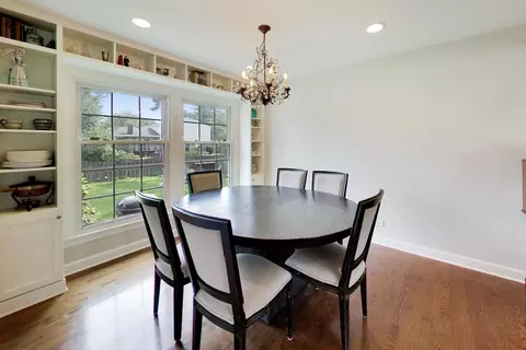 Dining - 3331 Maple Leaf Dr, Glenview, IL 60026 photo 2 of 4