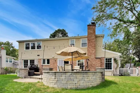Exterior - 3331 Maple Leaf Dr, Glenview, IL 60026 photo 6 of 14