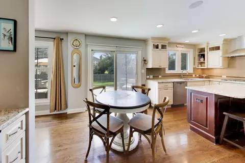 Kitchen - 3331 Maple Leaf Dr, Glenview, IL 60026 photo 4 of 5