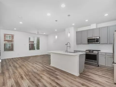 Kitchen - 4154 Irving Rd, Aurora, IL 60504 photo 1 of 5