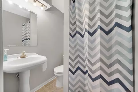 Bath - 2255 176th Pl, Lansing, IL 60438 photo 2 of 2