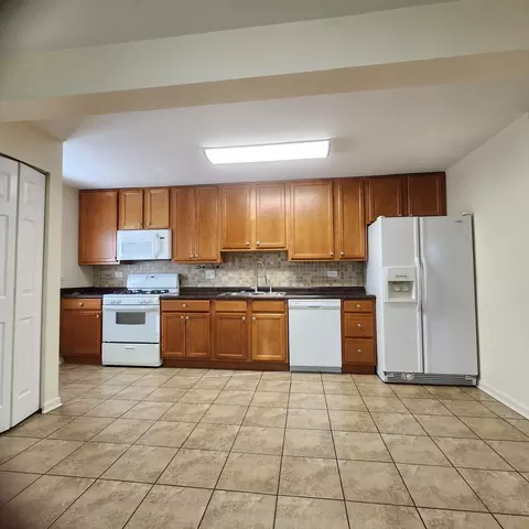 746 S Merle Ln, Wheeling, IL 60090 photo 3