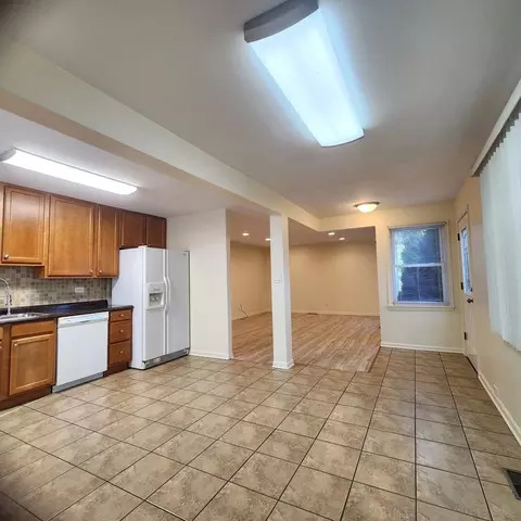 746 S Merle Ln, Wheeling, IL 60090 photo 4