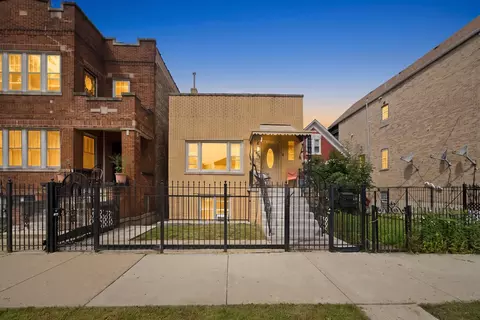 906 N Monticello Ave, Chicago, IL 60651