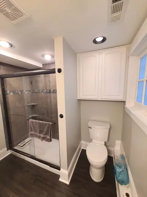 Bath - 333 12th St, Wheeling, IL 60090 photo 2 of 3