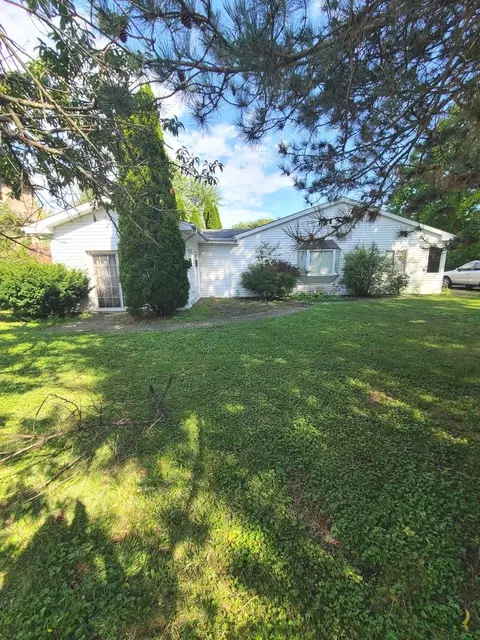 Exterior - 333 12th St, Wheeling, IL 60090 photo 2 of 3