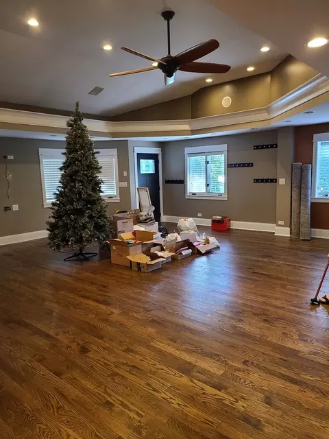 Living - 333 12th St, Wheeling, IL 60090 photo 3 of 4