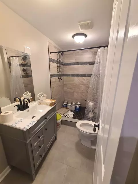 Bath - 333 12th St, Wheeling, IL 60090 photo 1 of 3