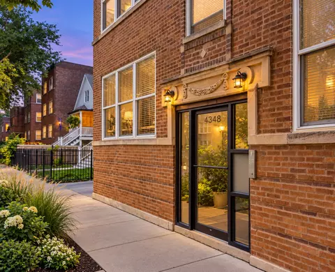 4348 N Sacramento Ave #3, Chicago, IL 60618