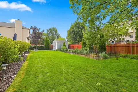 Exterior - 820 Southwick Dr, Algonquin, IL 60102 photo 5 of 7