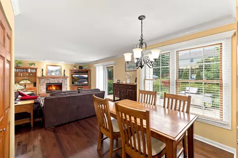 Dining - 820 Southwick Dr, Algonquin, IL 60102 photo 2 of 2
