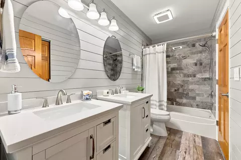 Bath - 820 Southwick Dr, Algonquin, IL 60102 photo 4 of 4