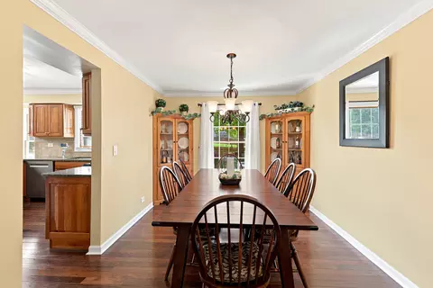 Dining - 820 Southwick Dr, Algonquin, IL 60102 photo 1 of 2