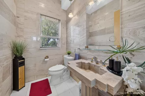 Bath - 8650 W Davis St, Des Plaines, IL 60016 photo 3 of 7
