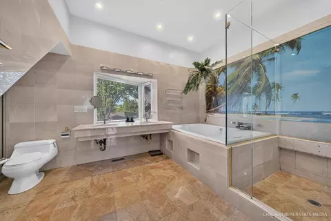 Bath - 8650 W Davis St, Des Plaines, IL 60016 photo 2 of 7