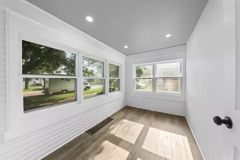Entry Way - 731 E Benton St, Morris, IL 60450 photo 1 of 2