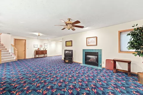 Living - 4025 36th Ave Ct Ave, Moline, IL 61265 photo 3 of 3