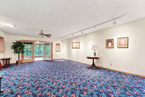 Living - 4025 36th Ave Ct Ave, Moline, IL 61265 photo 2 of 3