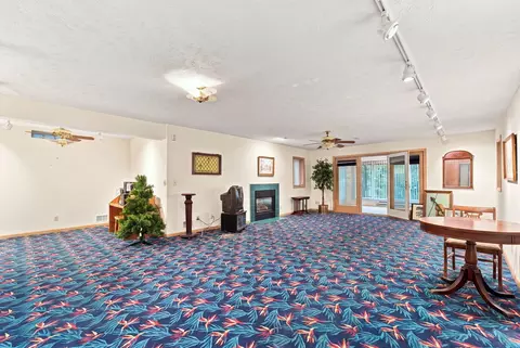 Living - 4025 36th Ave Ct Ave, Moline, IL 61265 photo 1 of 3
