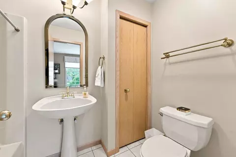 Bath - 4025 36th Ave Ct Ave, Moline, IL 61265 photo 1 of 3