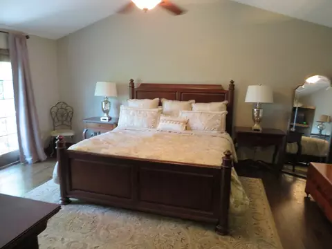 Bedroom - 223 Buckingham Dr, Bartlett, IL 60103 photo 5 of 6