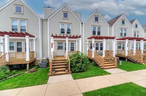 219 N Walnut St #H, Bensenville, IL 60106