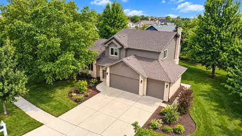 8424 Hollybrook Ln, Tinley Park, IL 60487