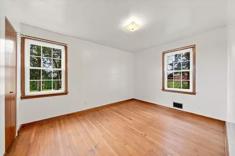 Bedroom - 9896 Lincoln Rd, Morrison, IL 61270 photo 2 of 2