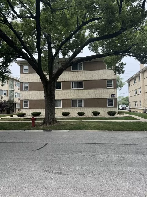 320 Beach Ave #3C, La Grange Park, IL 60526