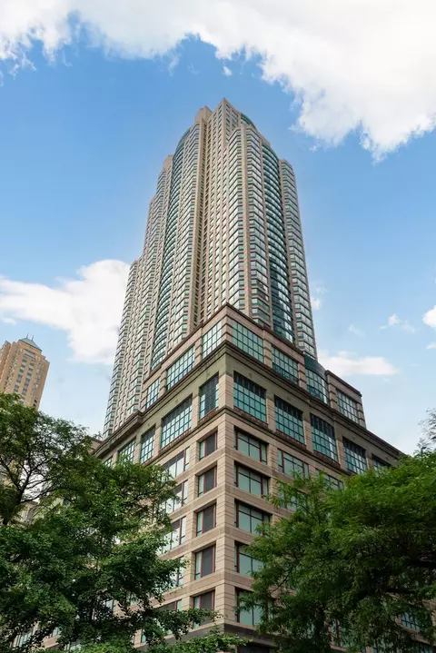 100 E Huron St #1506, Chicago, IL 60611