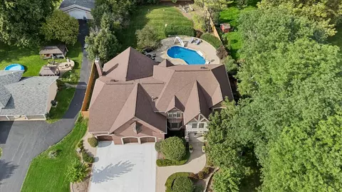 29 W280 Hartman Dr, Naperville, IL 60564