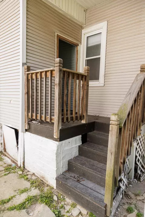 Exterior - 341 S 5th Ave, Kankakee, IL 60901 photo 6 of 21