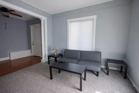Living - 341 S 5th Ave, Kankakee, IL 60901 photo 2 of 6