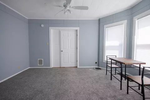 Living - 341 S 5th Ave, Kankakee, IL 60901 photo 4 of 6