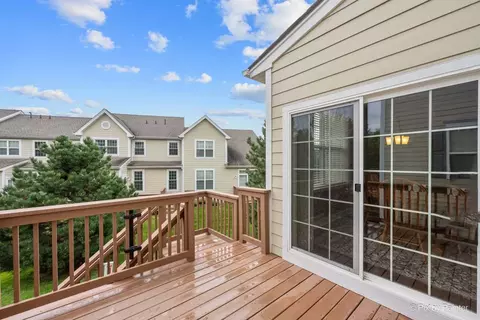 Exterior - 1244 Falcon Ridge Dr, Elgin, IL 60124 photo 3 of 4
