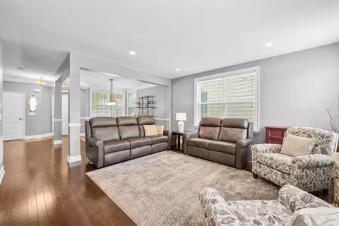 Living - 1244 Falcon Ridge Dr, Elgin, IL 60124 photo 2 of 2