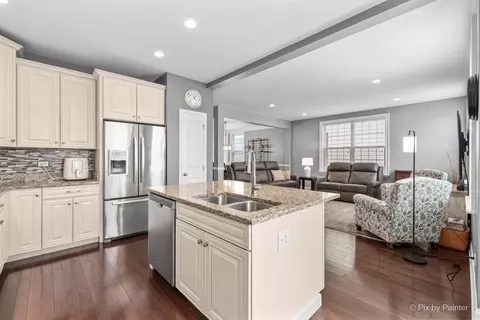 Kitchen - 1244 Falcon Ridge Dr, Elgin, IL 60124 photo 3 of 3