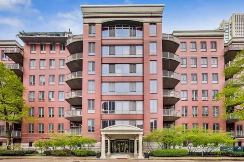 400 N Clinton St #507, Chicago, IL 60654