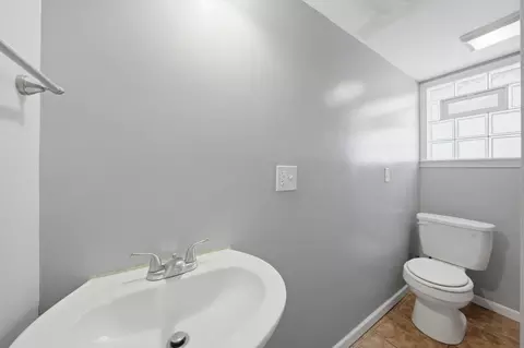 Bath - 6223 S Washtenaw Ave, Chicago, IL 60629 photo 2 of 3