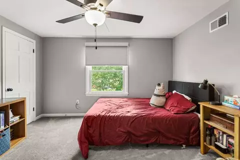 Bedroom - 1703 Mayfair Rd, Champaign, IL 61821 photo 2 of 6