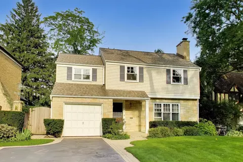 1020 Pontiac Rd, Wilmette, IL 60091