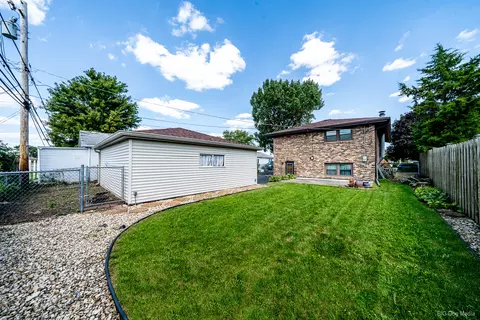 Exterior - 8326 S 78th Ave, Bridgeview, IL 60455 photo 3 of 3