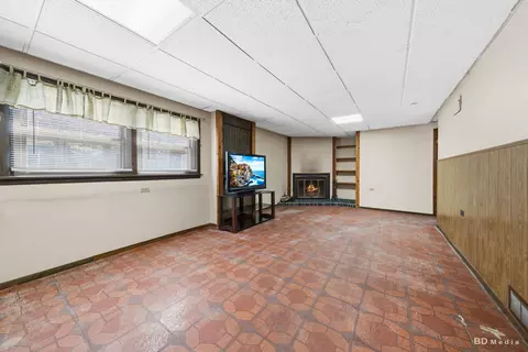Living - 8326 S 78th Ave, Bridgeview, IL 60455 photo 3 of 3