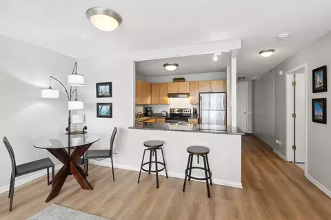 Dining - 30 E Huron St #5006, Chicago, IL 60611 photo 1 of 2