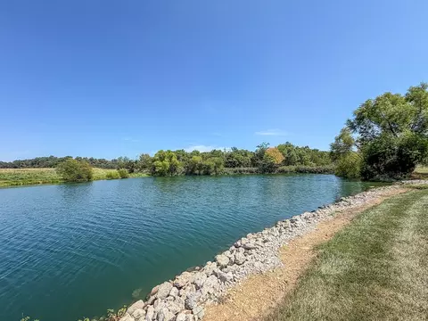 View/Area - 2309 E Lakeview Dr, Casey, IL 62420 photo 6 of 8