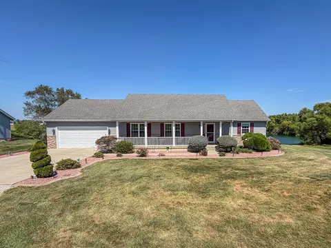Exterior - 2309 E Lakeview Dr, Casey, IL 62420 photo 1 of 16