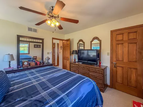 Bedroom - 2309 E Lakeview Dr, Casey, IL 62420 photo 8 of 8