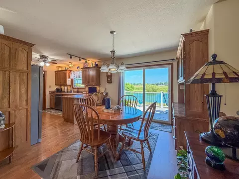 Dining - 2309 E Lakeview Dr, Casey, IL 62420 photo 2 of 4