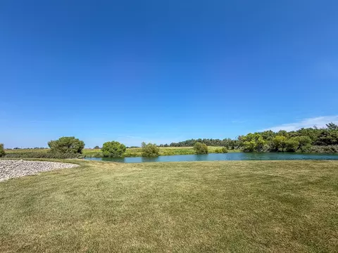View/Area - 2309 E Lakeview Dr, Casey, IL 62420 photo 5 of 8