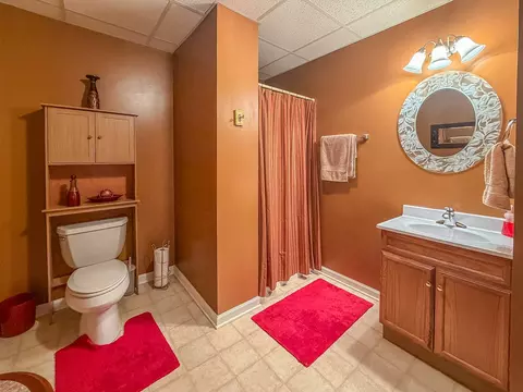 Bath - 2309 E Lakeview Dr, Casey, IL 62420 photo 6 of 6